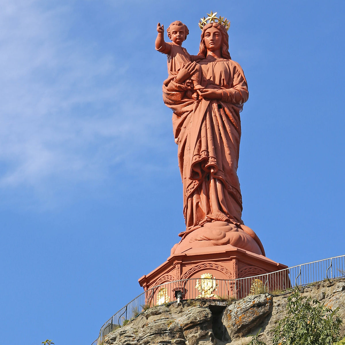 Notre Dame de France, Le Puy-en-Velay, Par W. Bulach — Travail personnel, CC BY-SA 4.0, https://commons.wikimedia.org/w/index.php?curid=73652408 - Page Une Histoire